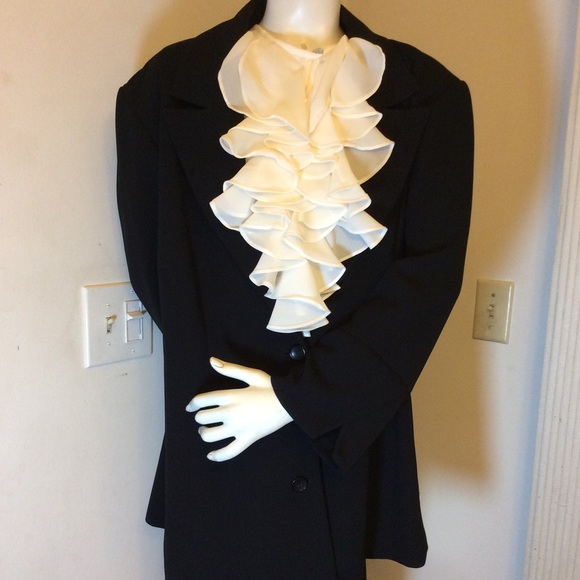 NWOT BLACK GORGEOUS LINED SUIT - Picture 1 of 8